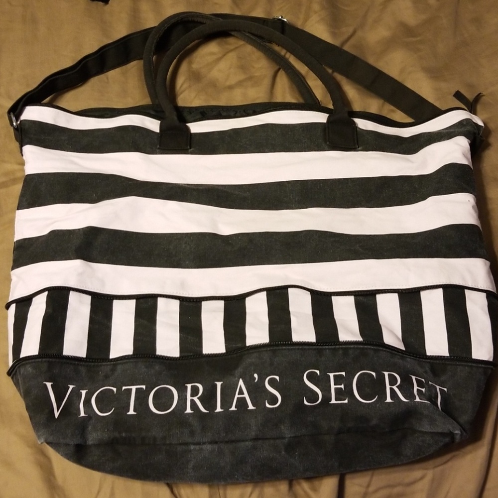 Expandable weekend bag
